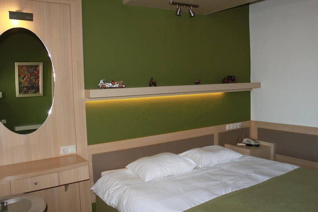 Chris & Eve Mansion Hotel Komotini Buitenkant foto